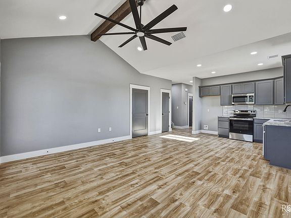 5th image of 912 Probandt St