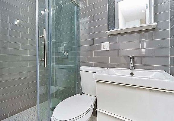 4th image of 173 Maujer St APT 3L