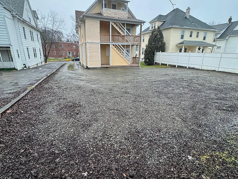 9 Minden Ave #2 — Photo 15