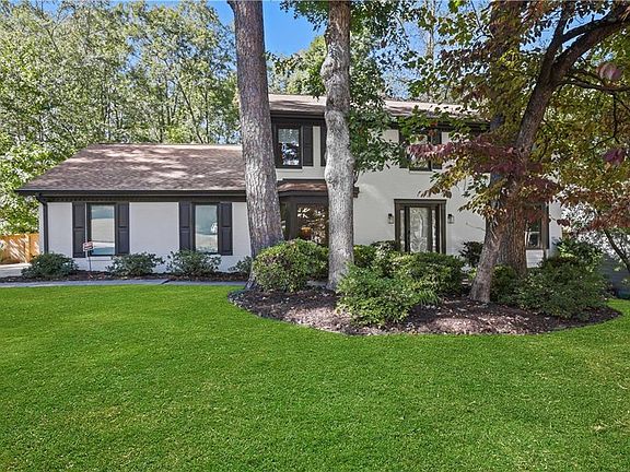 2nd image of 2866 Thornridge Ln