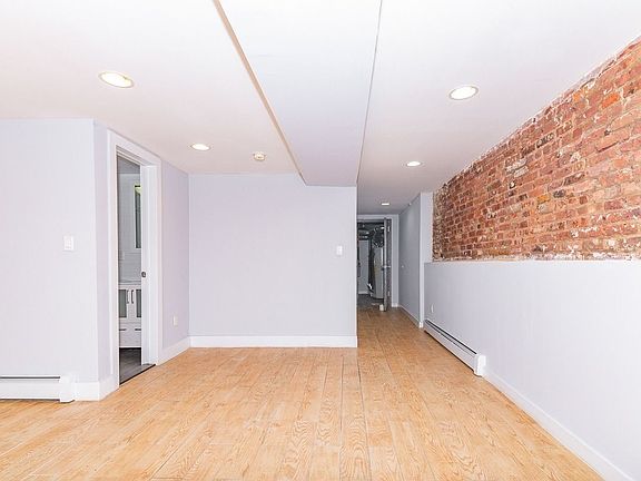 4th image of 850 Macon St #1A