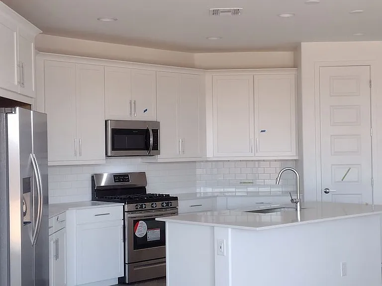 1536 W Corral Rd — Photo 3