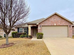 1917 Nightingale Dr, Aubrey, TX 76227