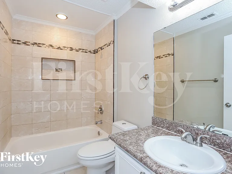 2343 Mindanao Dr — Photo 13