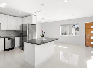 19137 Calvert St, Reseda, CA 91335