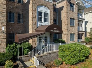 53 Ridgeview Ln, Mount Arlington, NJ 07856
