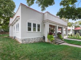 3628 E Roanoke Dr, Kansas City, MO 64111