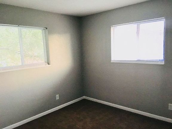 3rd image of 1021 Forest Ct APT 1