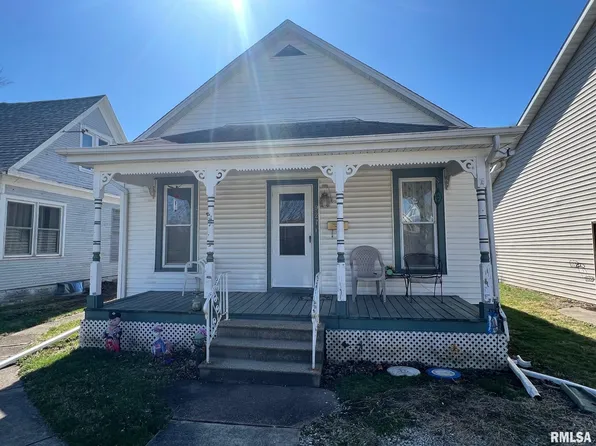 927 Pulaski St, Lincoln, IL 62656