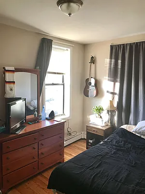 Rented by Amorelli Realty | media 8