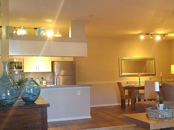 5th image of 16219 Enclave Village Dr