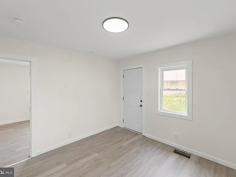 2141 Valley Ave — Photo 13