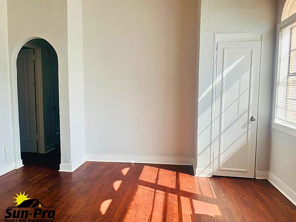 2nd image of 420 N Oleander Ave APT 3