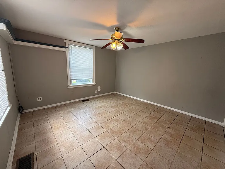 1325 S G St — Photo 3