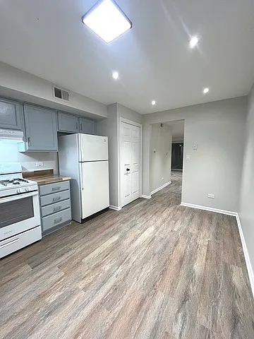 2 bed, 938 sqft, $2,400 — Photo 4