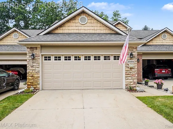 10404 Fawn Ridge Trl, Hartland, MI 48353