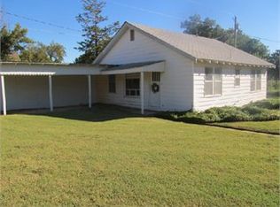 223 S 9th Ave, Fairview, OK 73737