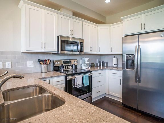 4th image of 2334 Fieldstone Dr