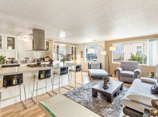 3 Copra Ln, Pacific Palisades, CA 90272