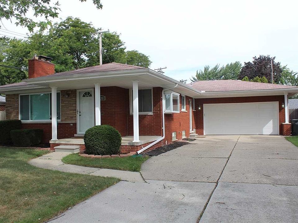 1st image of 21201 Evergreen St
