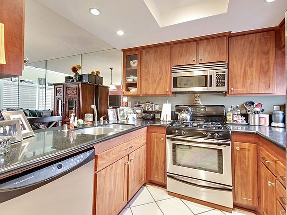 4th image of 10926 Bluffside Dr Unit 27
