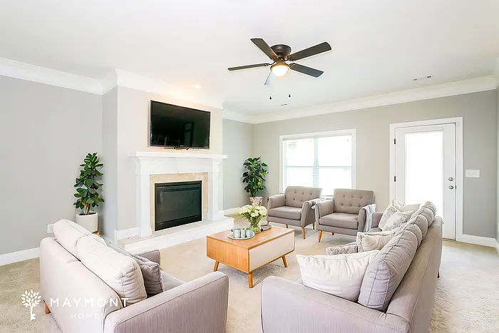 4 bed, 2.5 bath, 2380 sqft, $2,245 — Photo 4