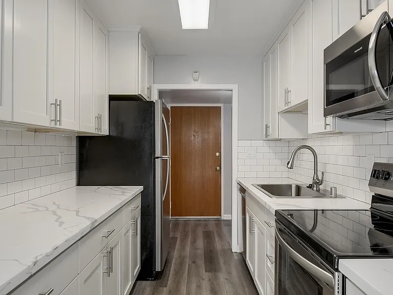 Parksquare Apartments — Photo 22