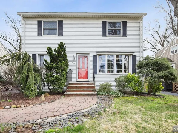 42 New York Ave, Bergenfield, NJ 07621