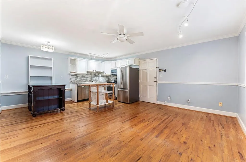 1 bed, 1.0 bath, 750 sqft, $1,650 — Photo 1