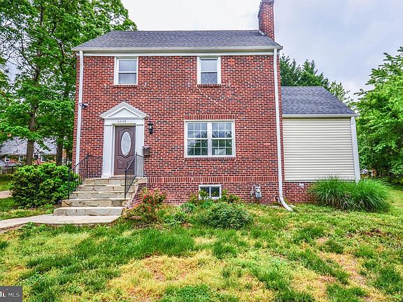 2nd image of 7009 Adelphi Rd