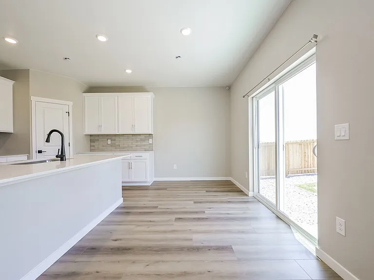 17946 E 94th Ave — Photo 5