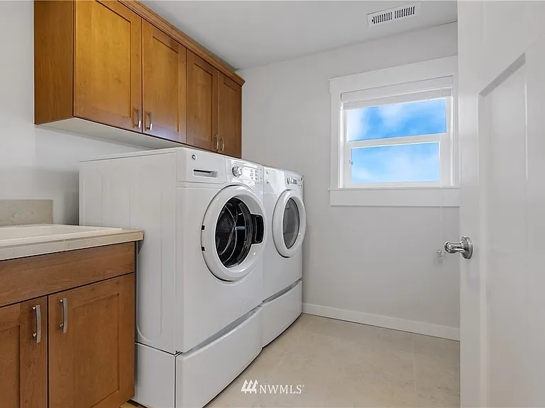 23372 SE 4th Pl — Photo 22