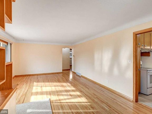 5th image of 1293 Etna St