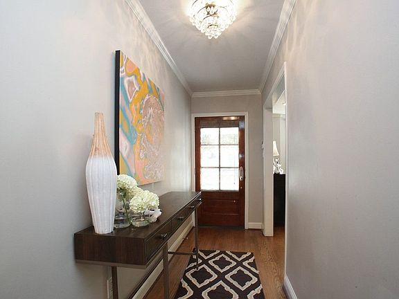 4th image of 4304 Stanford Ave