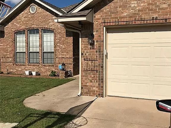 2nd image of 3316 Sharon Dr