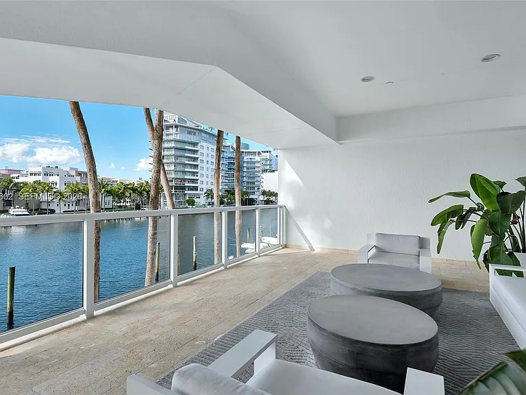 5900 Collins Ave #408 — Photo 43