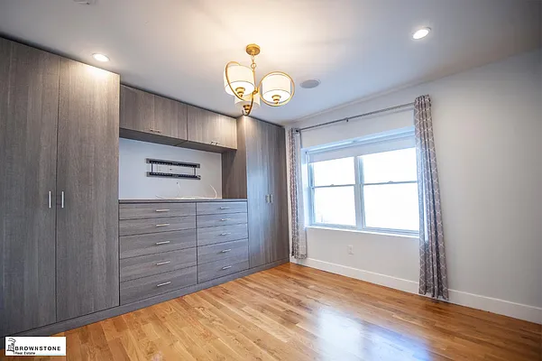 Sold by Brownstone Real Estate | media 6