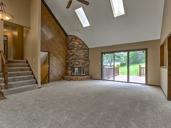 5th image of 3825 NE Beechwood Dr