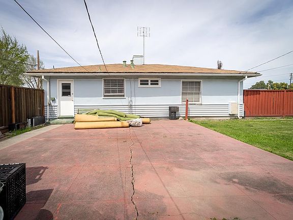 4th image of 1590 Newhall St