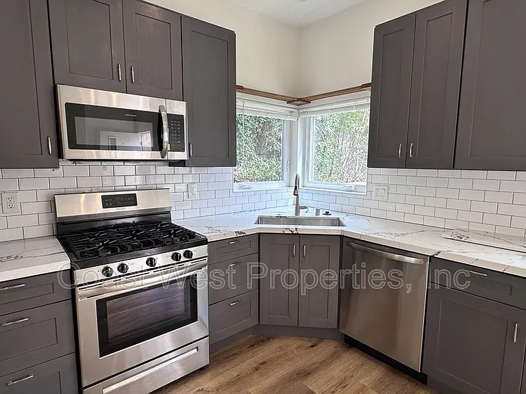 4062 Conrad Ave — Photo 29