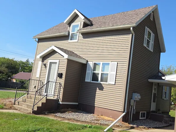 216 Washington Ave NW, Fertile, MN 56540