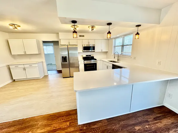 20 Crusaders Rd, Springfield, IL 62704