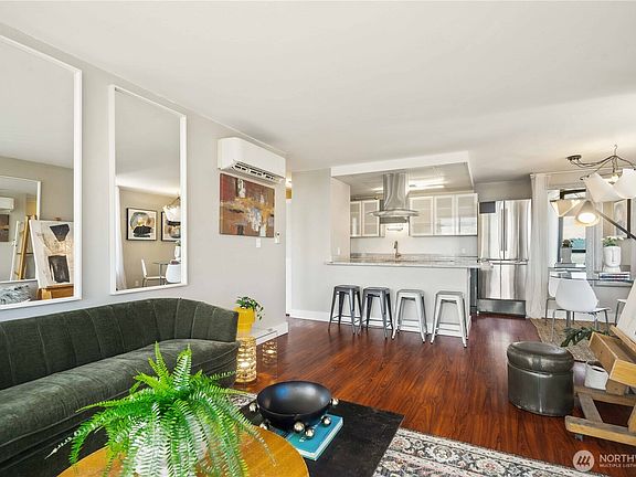 5th image of 2201 3rd Avenue #1102