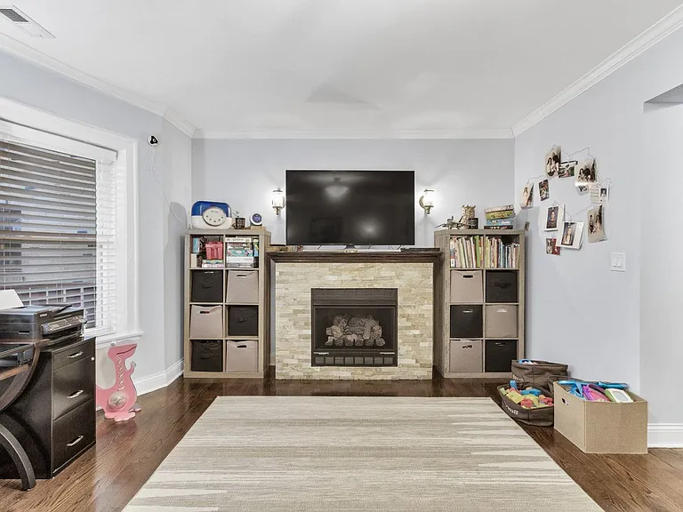 5726 N Mozart St #3B — Photo 1