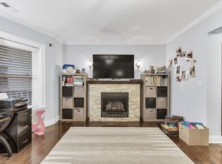 5726 N Mozart St #3B, Chicago, IL 60659