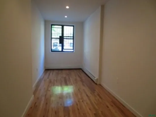 Rented by Akam Sales and Brokerage | media 14