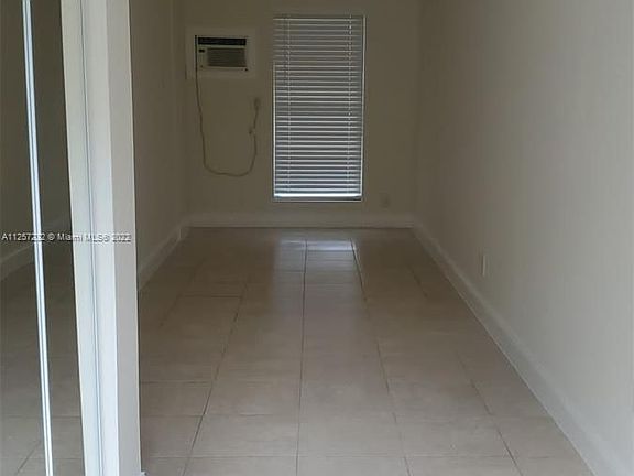 4th image of 1059 NE 34th Ct #1059
