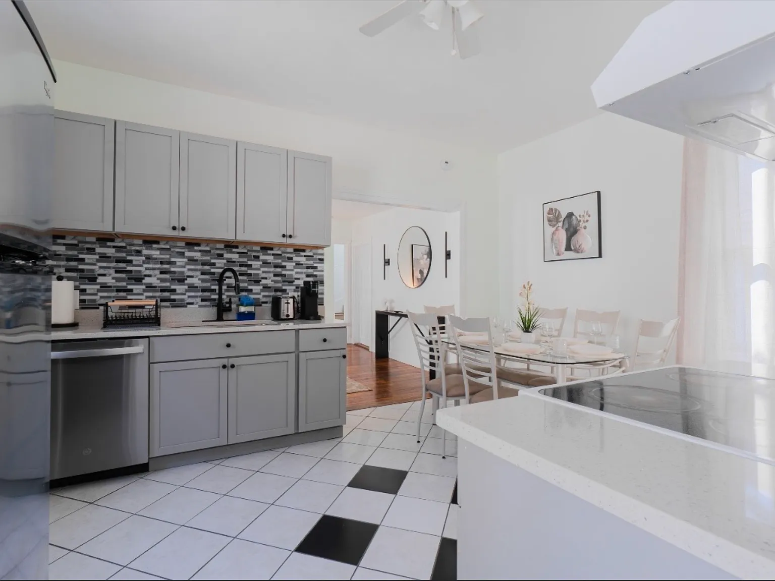 4 bed, 1800 sqft, $4,500 — Photo 4