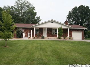12 Evergreen Ln, Troy, IL 62294