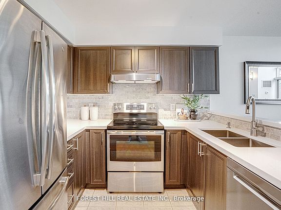 5th image of 200 Manitoba St #212